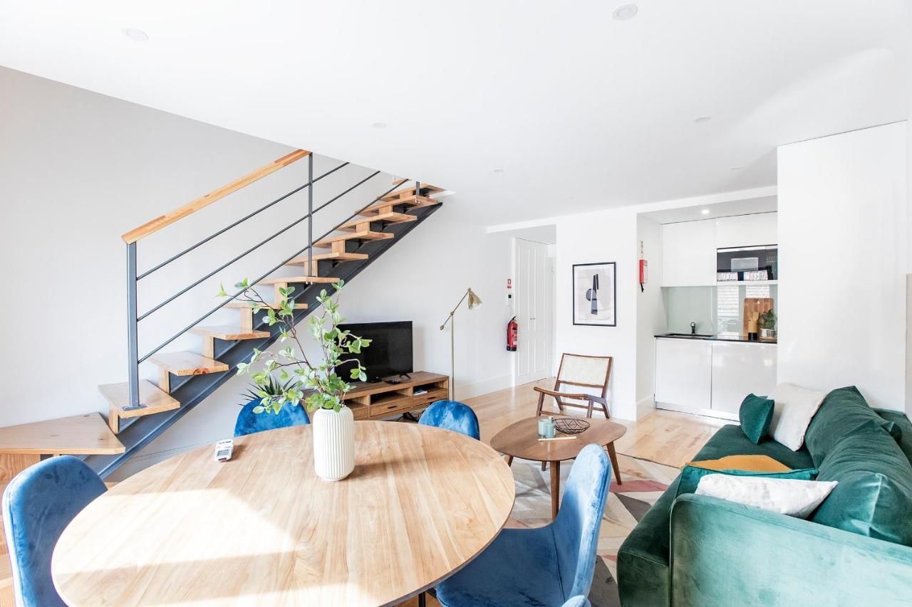 Bright 3Br Flat W/ Ac In City Center By Lovelystay ポルト エクステリア 写真